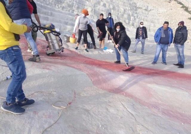 Ad Agrigento ripulita la Scala dei Turchi, Musumeci: “Gara di civismo”