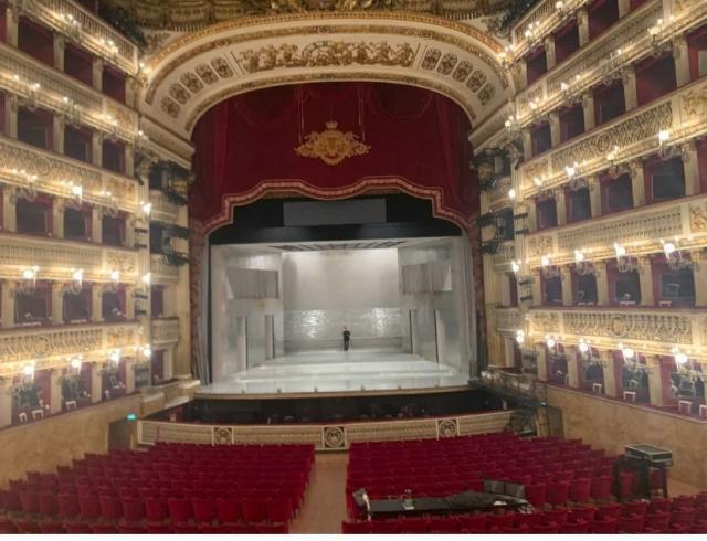 La polemica sul teatro San Carlo