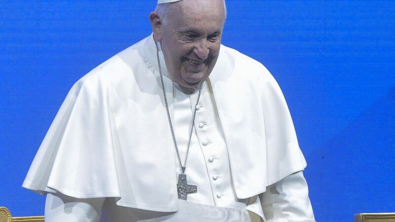 Papa Francesco, la prima notte dopo l’intervento “trascorsa bene”