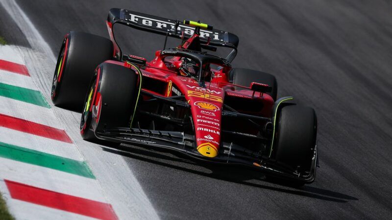 Le Ferrari volano a Monza: Sainz in pole, Leclerc terzo