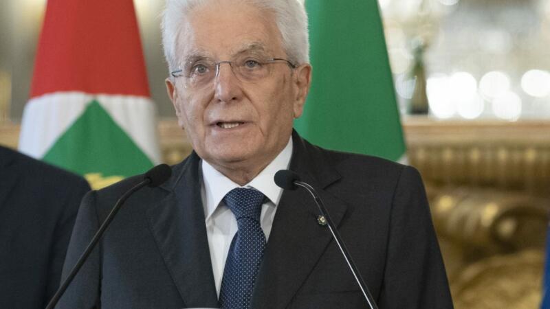 Mattarella “Pace fragile, barbarie della guerra non abbandona il mondo”