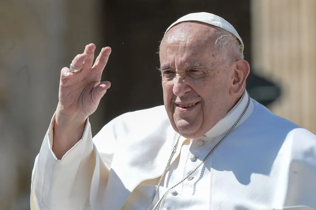 Papa Francesco “La guerra è un crimine contro l’umanità, educare alla pace”