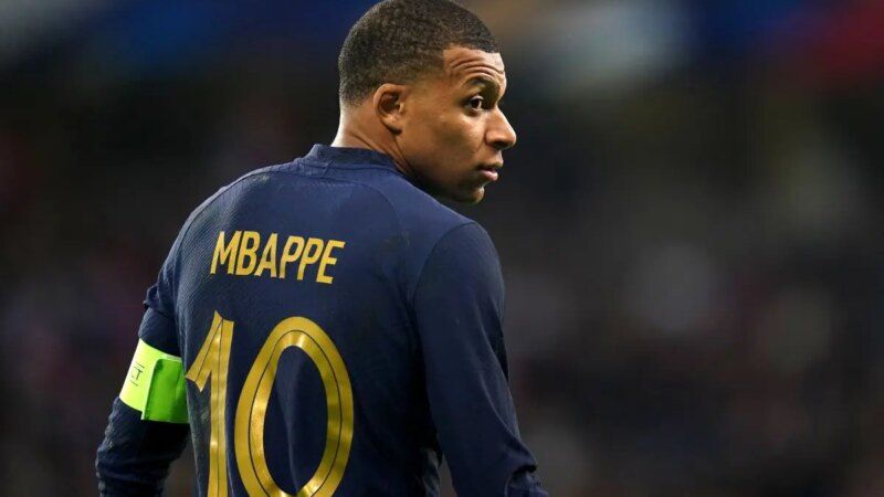 Mbappè nuovo giocatore del Real Madrid, firma fino al 2029