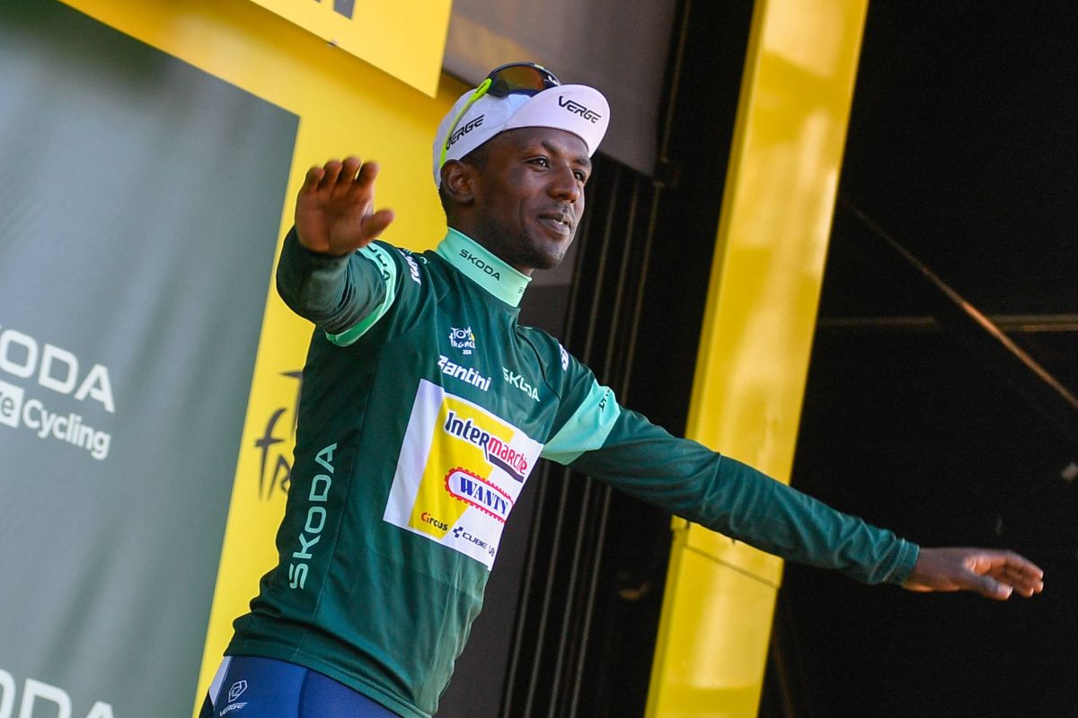 Girmay concede il bis al Tour, Pogacar resta in giallo