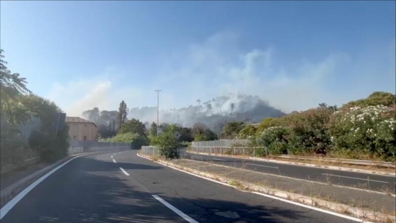 Incendio Roma, Gualtieri “Ipotesi rogo partito da accampamento abusivo”