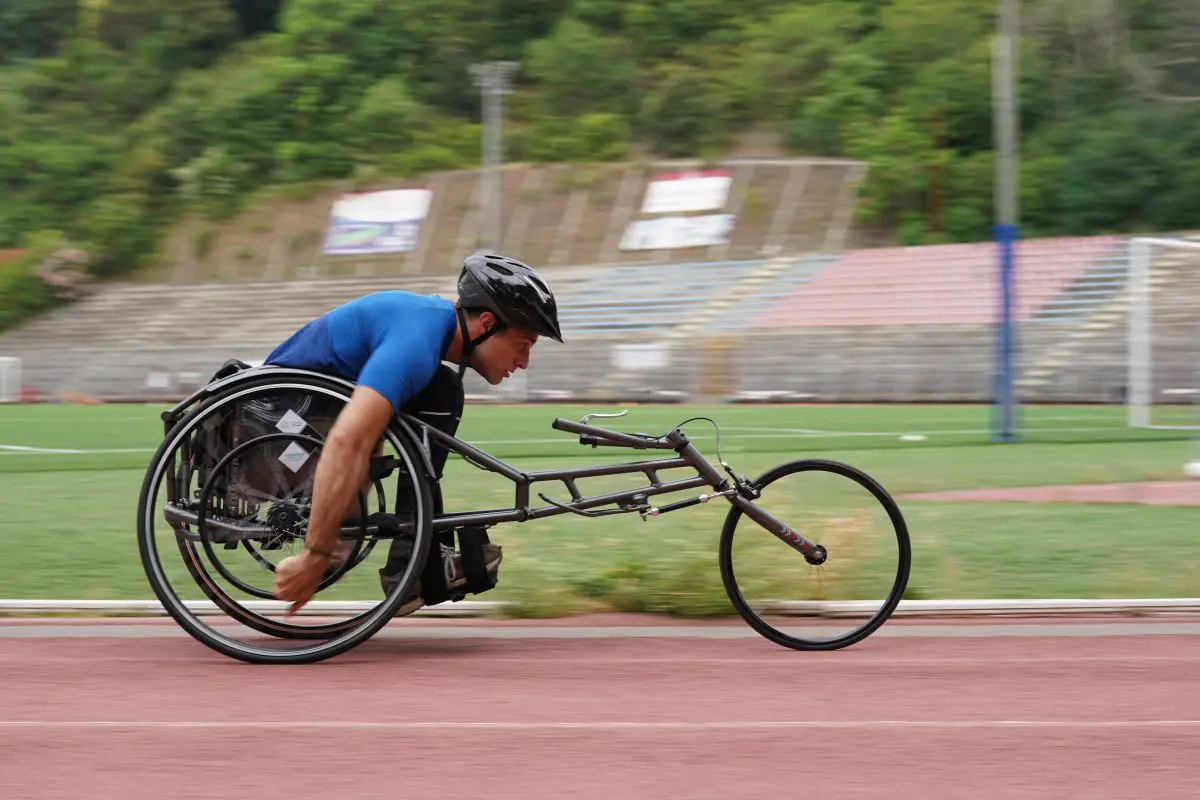 Decathlon e sport paralimpici, il brand inclusivo a Milano