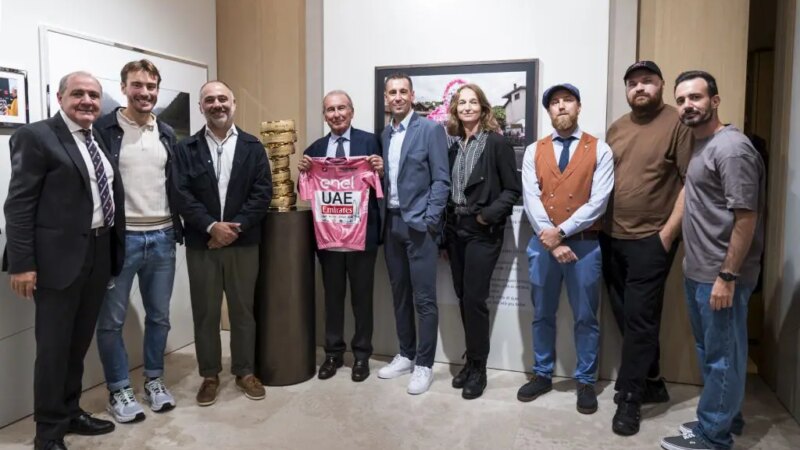 “Il Sabato Rosa del Villaggio”, a Milano una mostra sul Giro d’italia