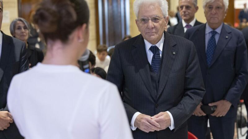 Scuola, Mattarella “Ricostruire patto educativo famiglie-insegnanti”